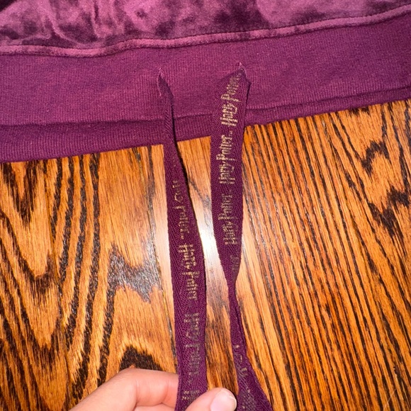 Purple velvet Harry Potter sweatshirt and joggers tracksuit - Picture 6 of 7